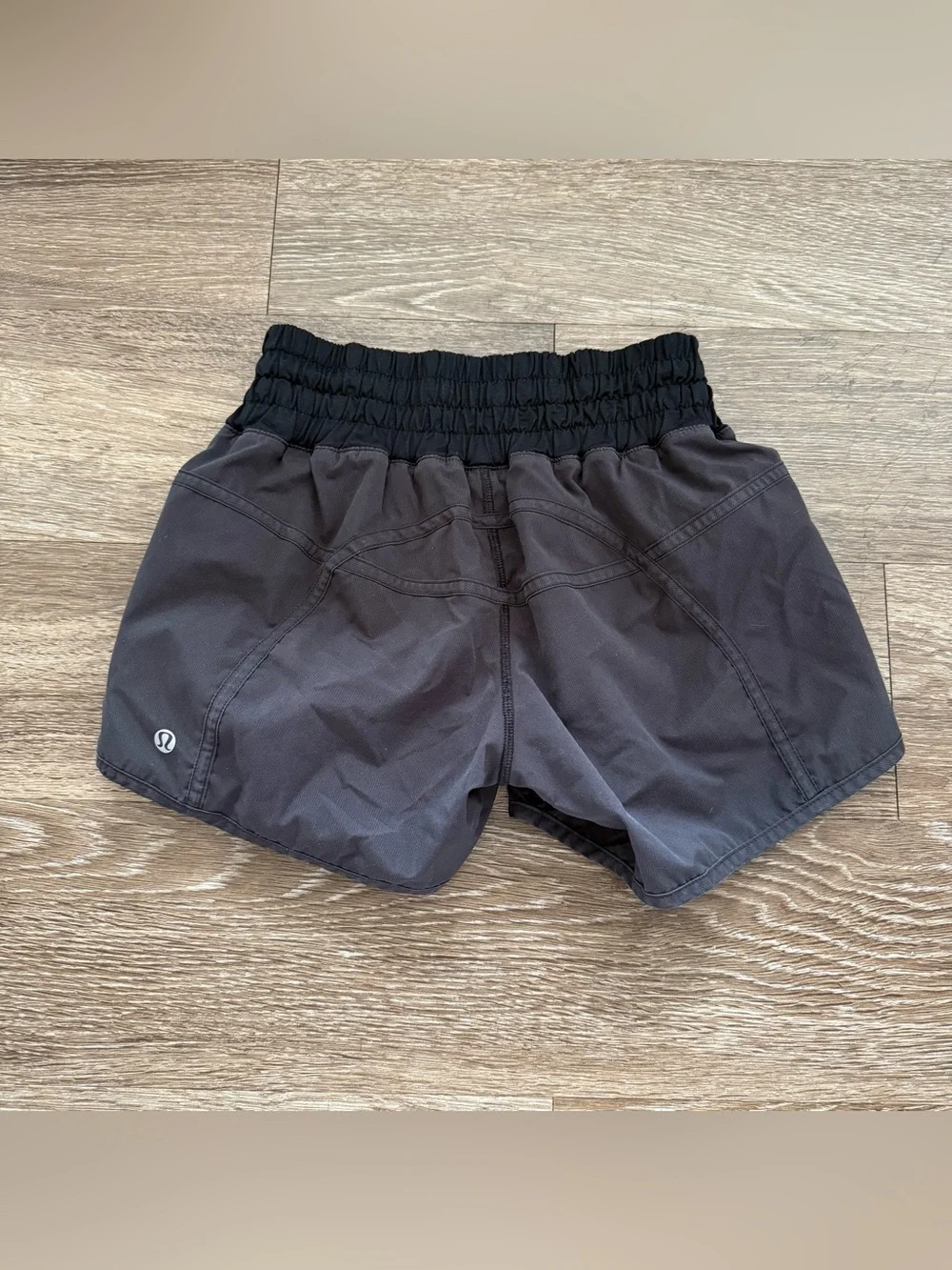 Lululemon Tracker Short II *2-way Stretch Black
